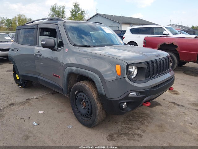 Salvage Jeep Renegade Image