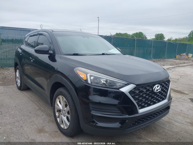 Salvage Hyundai TUCSON Image
