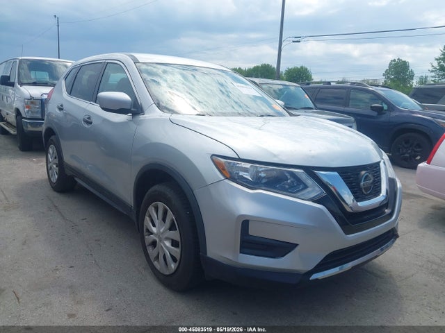 Salvage Nissan Rogue Image