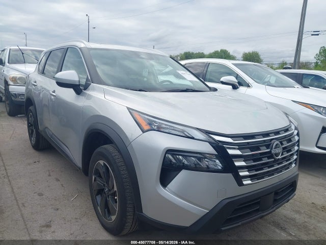Salvage Nissan Rogue Image