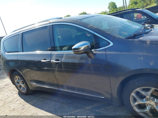 Chrysler Pacifica Limited