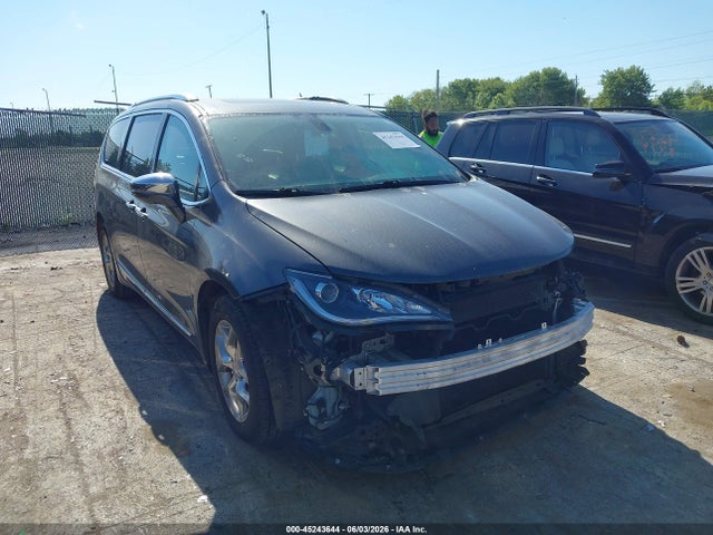 Salvage Chrysler Pacifica Image