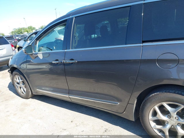 Chrysler Pacifica Limited