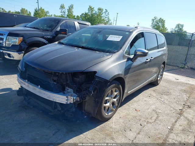 Chrysler Pacifica Limited