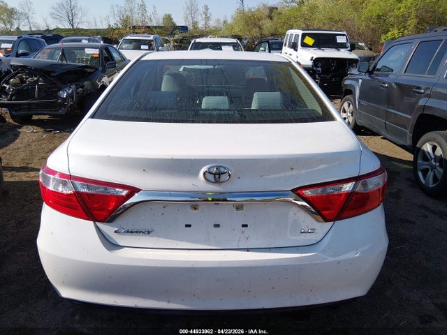 Toyota Camry Le