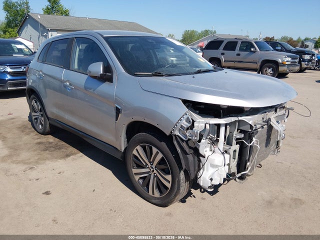 Salvage Mitsubishi Outlander Image