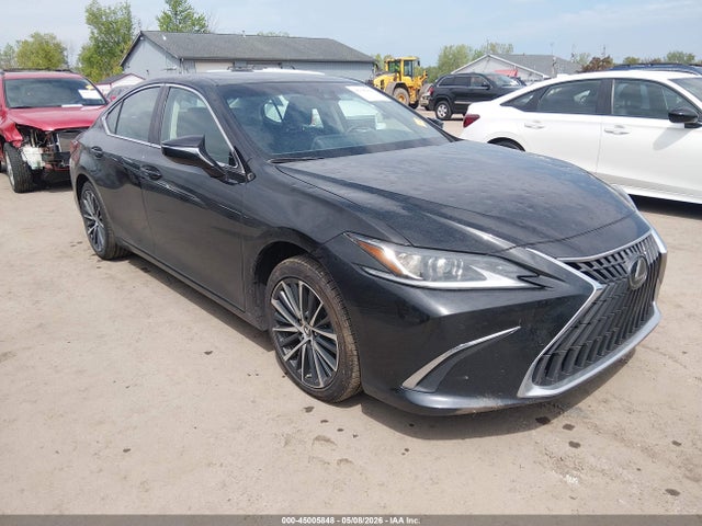 Salvage Lexus Es Image