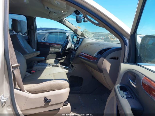 Chrysler Town & Country Touring-l