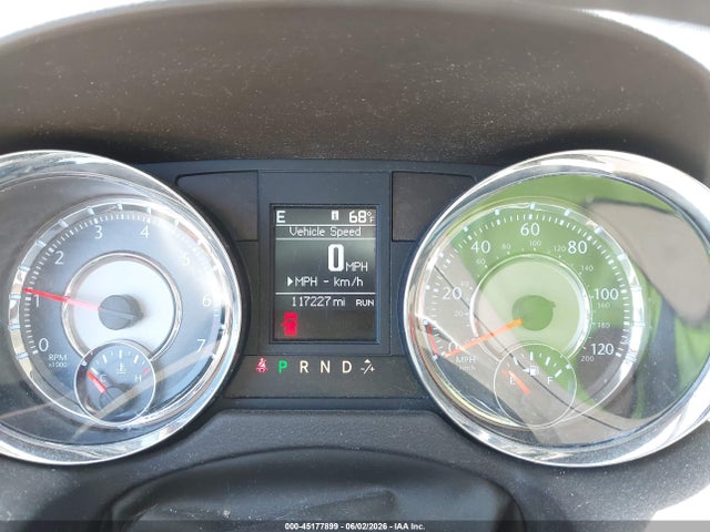 Chrysler Town & Country Touring-l