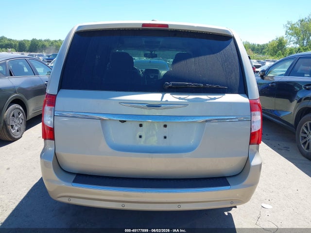 Chrysler Town & Country Touring-l