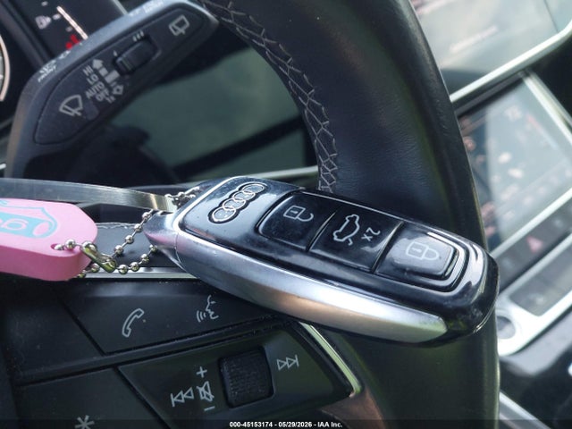 Audi Q8 Premium Plus 55 Tfsi Quattro Tiptronic