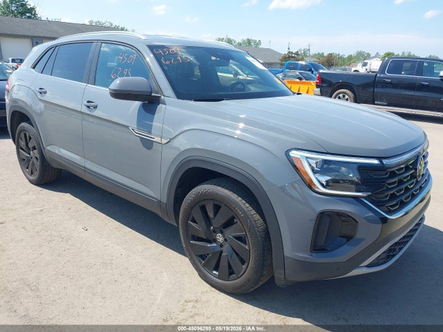 Salvage Volkswagen Atlas Image