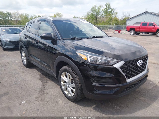 Salvage Hyundai TUCSON Image