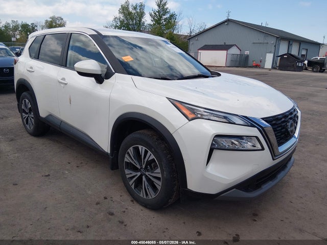 Salvage Nissan Rogue Image