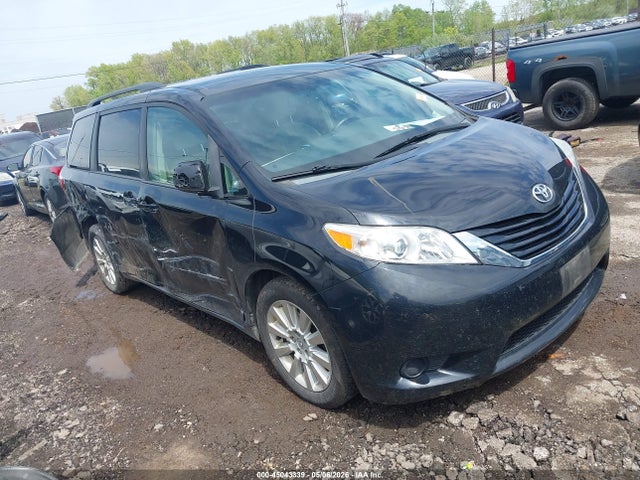 Salvage Toyota Sienna Image