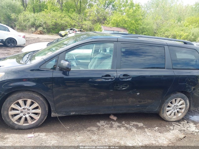Toyota Sienna Le 7 Passenger