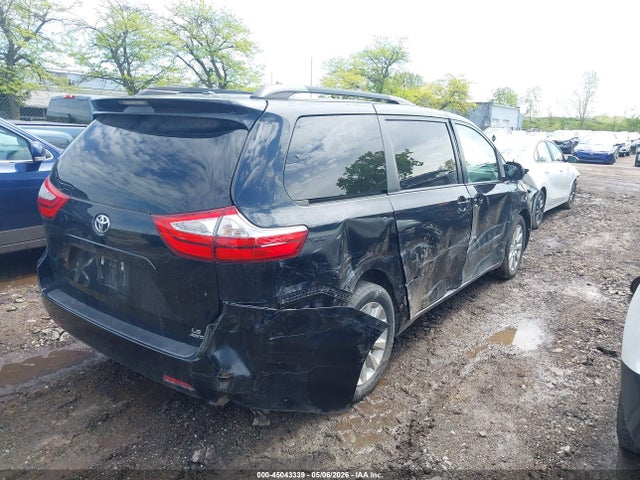 Toyota Sienna Le 7 Passenger