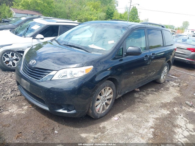 Toyota Sienna Le 7 Passenger