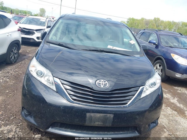 Toyota Sienna Le 7 Passenger