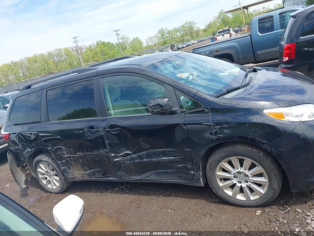 Toyota Sienna Le 7 Passenger