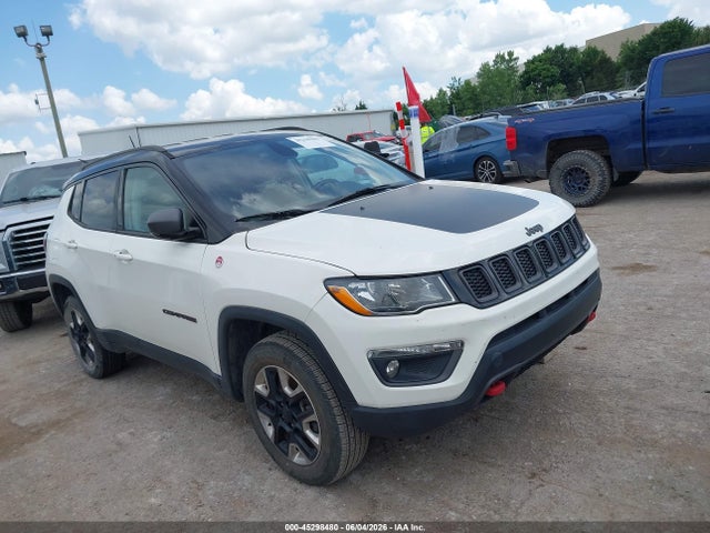Salvage Jeep Compass Image