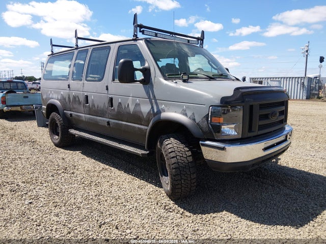 Salvage Ford E-350 Image