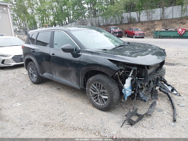 Salvage Nissan Rogue Image