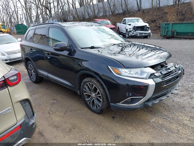 Salvage Mitsubishi Outlander Image
