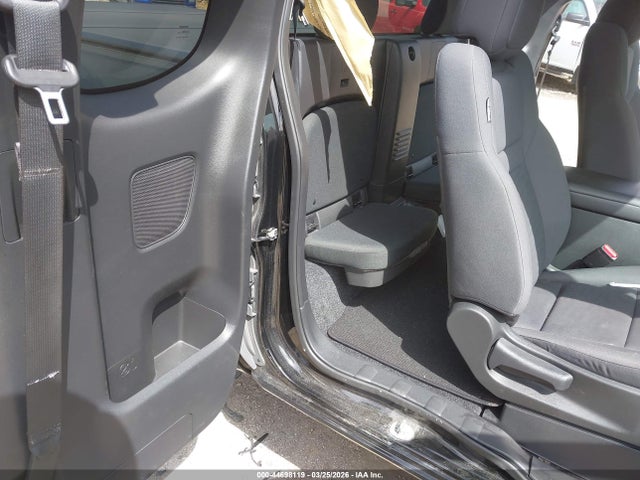 Nissan Frontier King Cab S 4x4