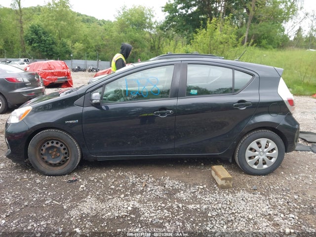 Toyota Prius c Two