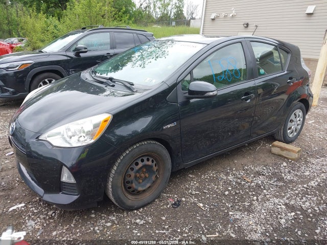 Toyota Prius c Two