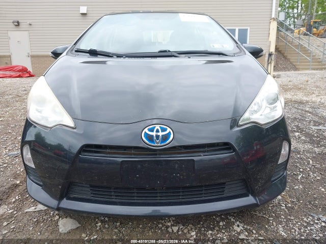 Toyota Prius c Two
