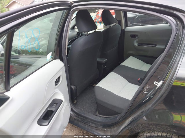 Toyota Prius c Two