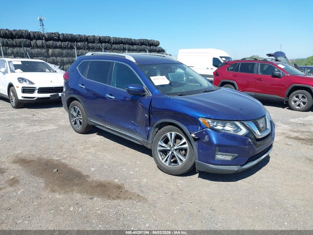 Salvage Nissan Rogue Image