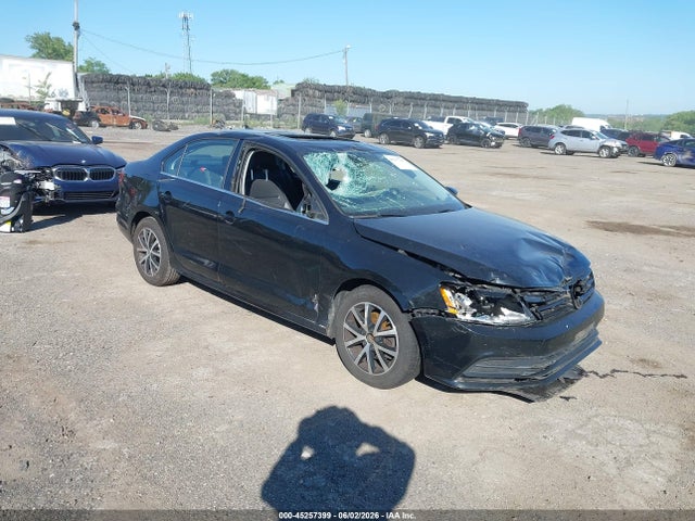 Salvage Volkswagen Jetta Image