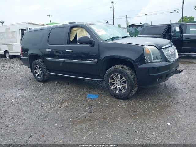 Salvage GMC Yukon Image