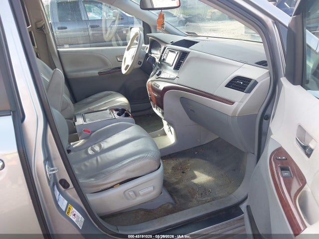 Toyota Sienna Xle 7 Passenger