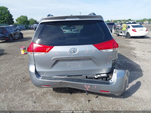 Toyota Sienna Xle 7 Passenger