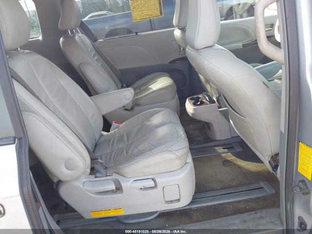 Toyota Sienna Xle 7 Passenger