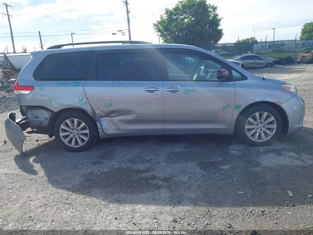 Toyota Sienna Xle 7 Passenger