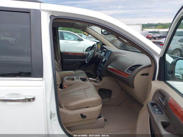 Chrysler Town & Country Touring-l