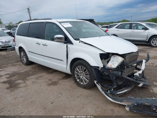 Salvage Chrysler Town & Country Image