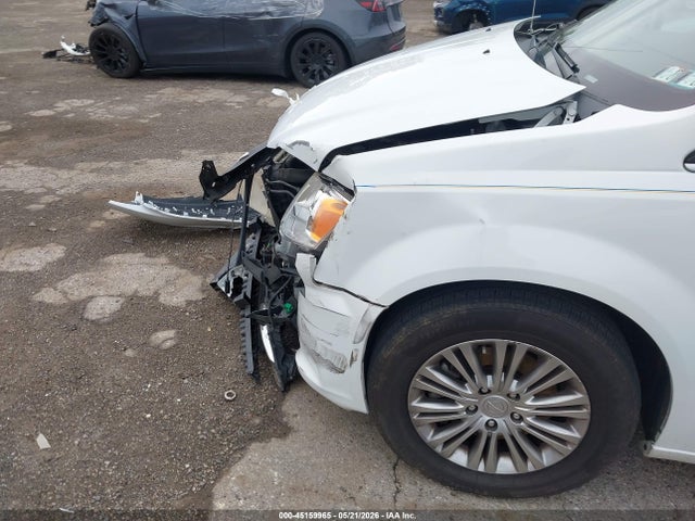 Chrysler Town & Country Touring-l