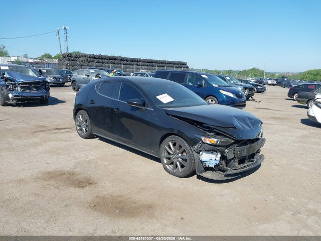 Salvage Mazda Mazda3 Image
