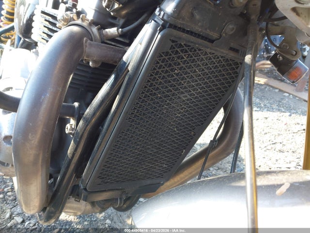 Triumph Thruxton 1200 R
