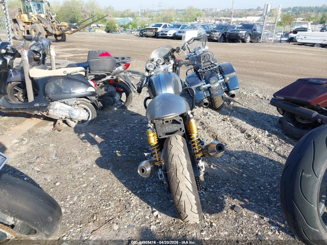 Triumph Thruxton 1200 R