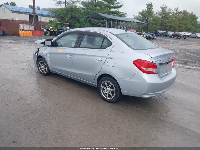 Mitsubishi Mirage Es