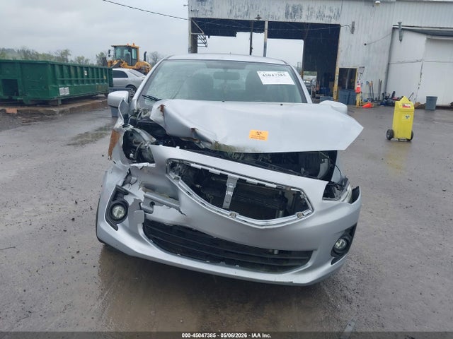 Mitsubishi Mirage Es