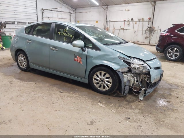 Salvage Toyota Prius Image