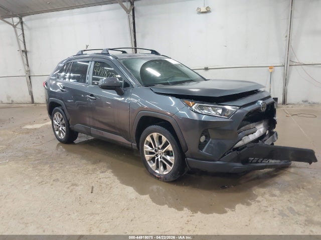 Salvage Toyota RAV4 Image